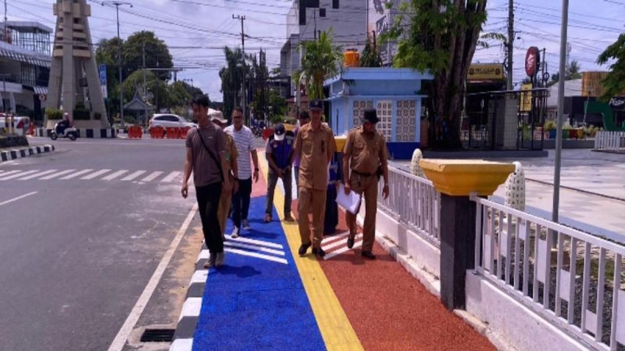 Dinas PUPR Banjarbaru Pastikan Dua Proyek Trotoar Rampung Tepat Waktu