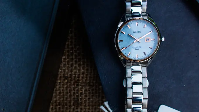 Review: Jam Tangan Analog Perempuan untuk Tampilan Klasik Elegan dengan Harga Terjangkau