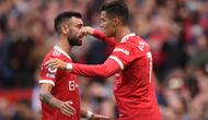 Bruno Fernandes (kiri) memiliki semua yang diperlukan untuk memimpin Timnas Portugal, tetapi hampir tidak memiliki kesempatan saat Cristiano Ronaldo dimainkan. Begitu juga di MU, ia hanya mampu mencetak dua dari total lima golnya saat bermain bersama CR7 pada musim ini. (AFP/Oli Scarff)