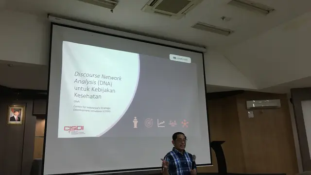 Pemaparan Kuliah pengantar oleh Prof. dr. Anhari Achadi, SKM, DSc, pakar kebijakan kesehatan Universitas Indonesia