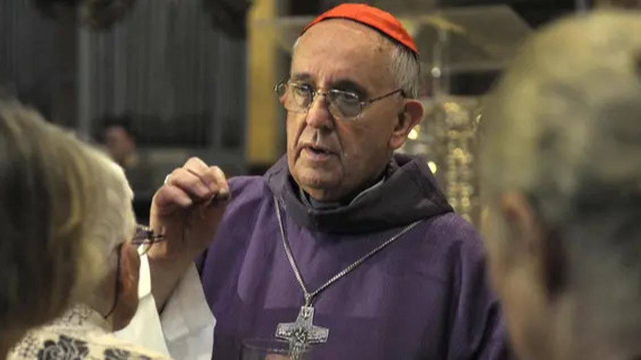 Gereja Katolik Indonesia Gelar Misa Requiem Untuk Doakan Paus Fransiskus