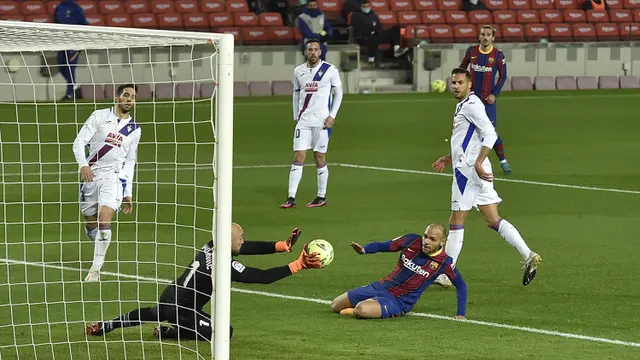 Foto Liga Spanyol: Tanpa Messi, Barcelona Ditahan Eibar 1-1