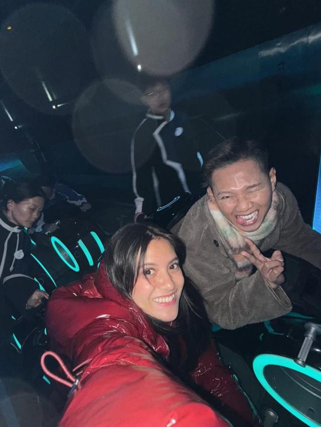 Potret cantik Marsha Aruan di Shanghai Disneyland Park. (credit:instagram.com/aruanmarsha)