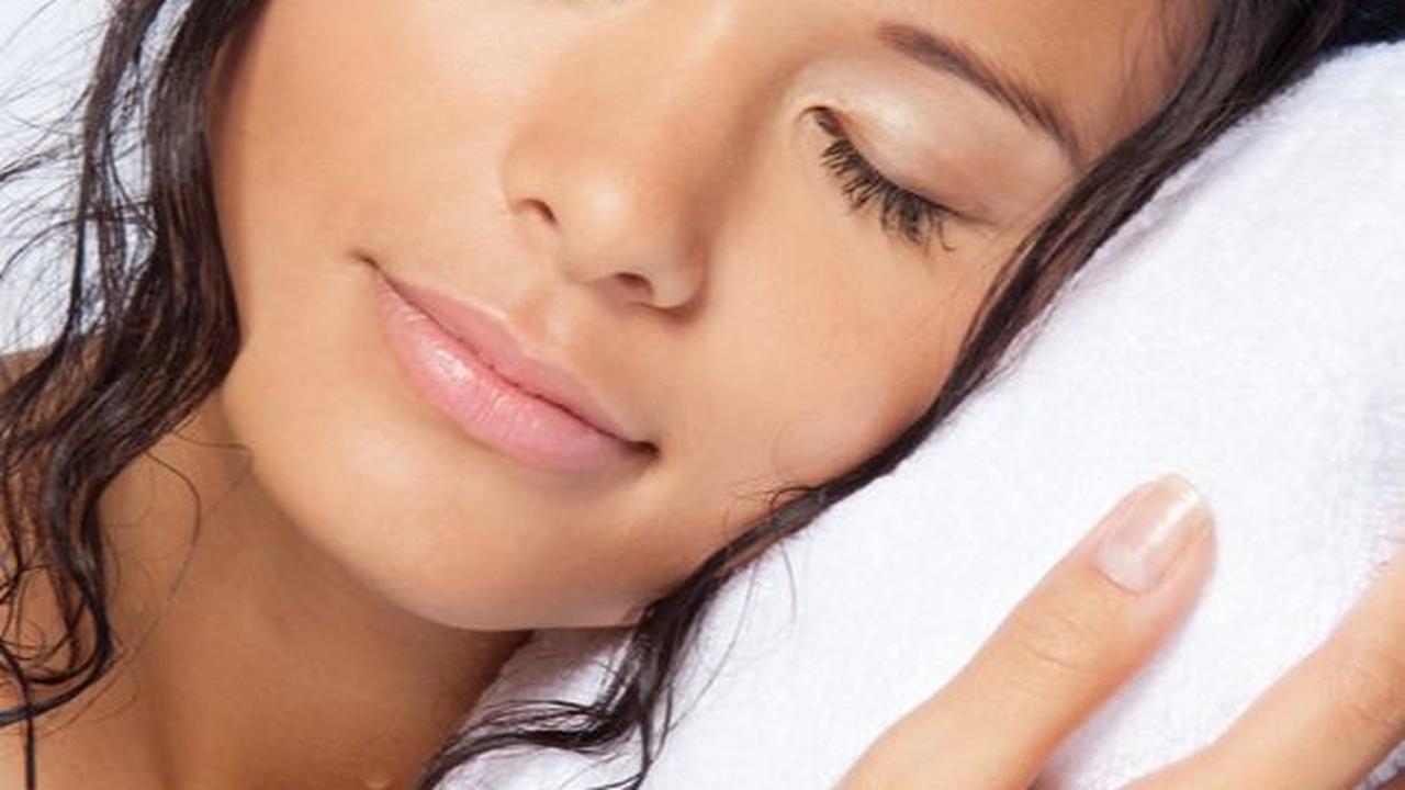 Apa Benar Tidur dengan Rambut Basah Bikin Masuk Angin? Begini Kebenarannya