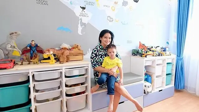 Potret Kamar Kai dan JunaPotret Kamar Kai dan Juna Anak Titi Kamal, Bertema Luar Angkasa. (Sumber: Instagram.com/titi_kamall) Anak Titi Kamal, Bertema Luar Angkasa. (Sumber: Instagram.com/titi_kamall)