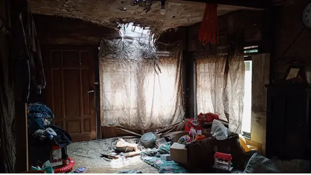 Kondisi rumah Bah Oji di Sukabumi. (Liputan6.com/Fira Syahrin)