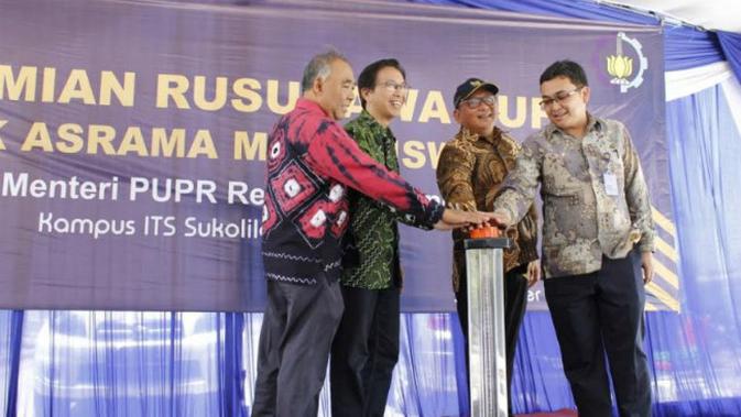 Kementerian PUPR bangun asrama baru ITS Surabaya berupa rumah susun sewa. (Foto: Liputan6.com/Dian Kurniawan)