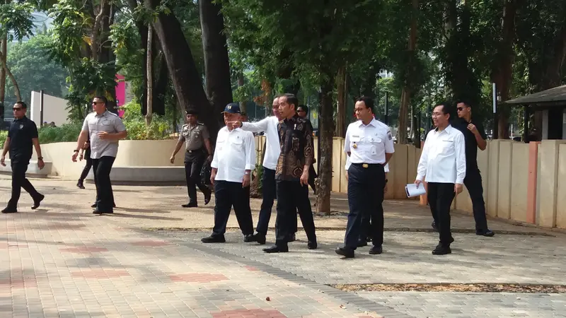 Presiden Joko Widodo atau Jokowi menyambangi kompleks Gelora Bung Karno (GBK), Senayan, Jakarta pada Selasa (16/10/2018) pagi.