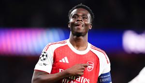 Pemain Arsenal, Bukayo Saka, melakukan selebrasi setelah mencetak gol ke gawang Atletico Madrid pada laga leg kedua semifinal Liga Champions di Stadion Emirates, Rabu (6/5/2026). (John Walton/PA via AP)