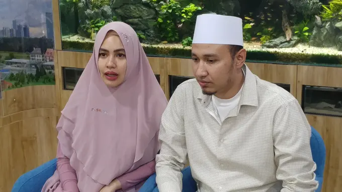 [Fimela] Kartika Putri dan Habib Usman Bin Yahya