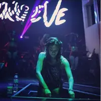 DJ Tiara Eve berbagi pengalaman serunya beraksi di truk canggih truk canggih bertata suara dan lampu dahsyat.