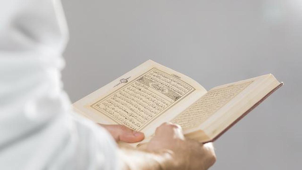 Hukum Orang Pelit dalam Agama Islam & Alquran