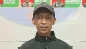 Duduk Perkara Ribut Pegawai Kecamatan dan Tukang Cukur soal Bendera