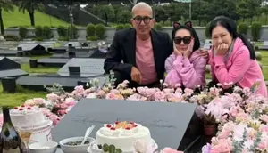 Kenang Mendiang Istri di Hari Ulang Tahun, DJ Koo Jun Yup Kunjungi Makam Barbie Hsu
