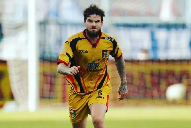 Danny Guthrie menjadi salah satu pemain asing debutan di Liga 1 2018 yang saat ini bermain untuk Mitra Kukar. (Instagram/@bigguth20)