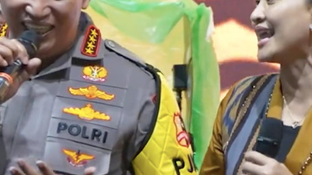 ⁠Kapolri Asyik Konser Bareng Ndarboy Genk Bikin para Jenderal Polisi Santuy Joget, Penampilan Sang Istri Ramai Jadi Sorotan