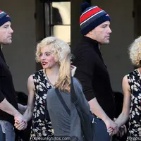 Ben Affleck dan Sienna Miller (via aceshowbiz.com)