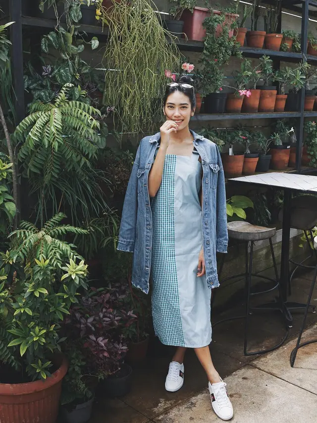 [Bintang] Biar Pacar Pangling, Coba Mix and Match Dress Ala Alika Islamadina di Hari Valentine