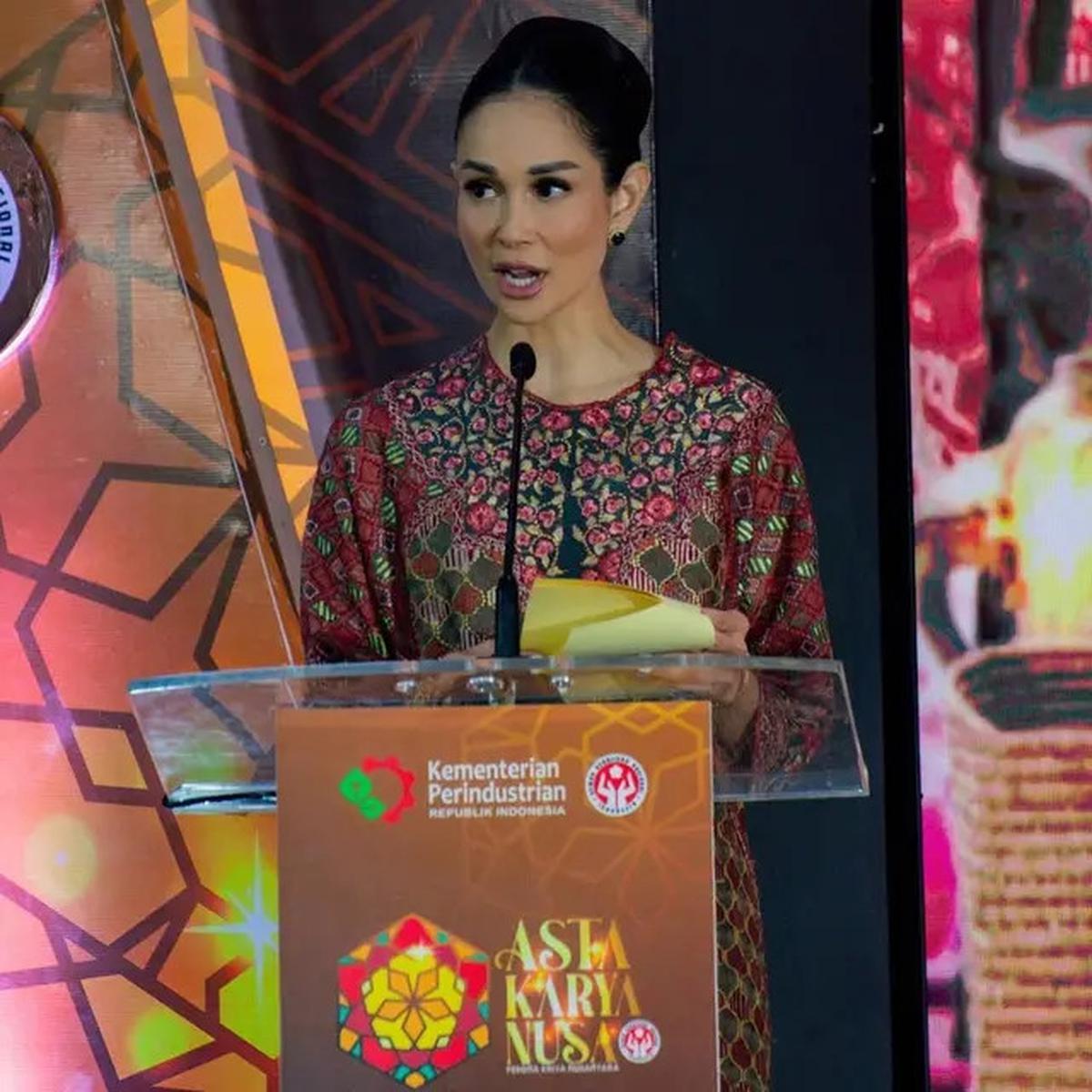 7 Model Baju Batik Loemongga Haoemasan, Jadi Inspirasi Gaya Formal dan Elegan Istri Menteri