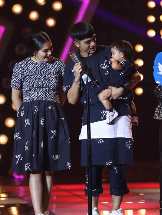 Ricky Harun yang berhasil memenangkan kategori ‘Gorgeous Dad’ berhasil menyingkirkan rekan-rekan sesama ayah ganteng lainnya yaitu Andika Pratama, Dude Harlino, Raffi Ahmad dan Vino G Bastian. (Nurwahyunan/Bintang.com)