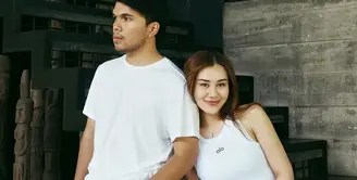 Pasangan suami istri anyar Thariq Halilintar dan Aaliyah Massaid baru saja pulang dari bulan madu. [Foto: Instagram/thariqhalilintar]