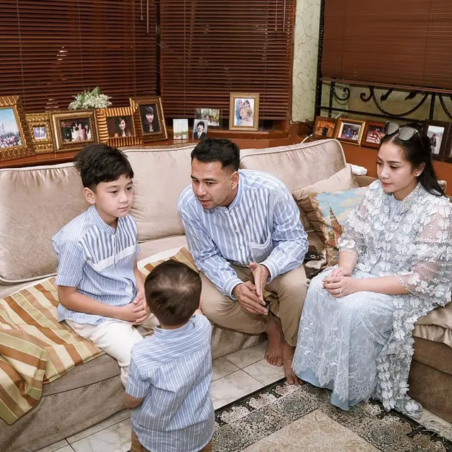 Momen lebaran keluarga Raffi Ahmad dan Nagita Slavina. (Foto: Instagram/raffinagita1717)