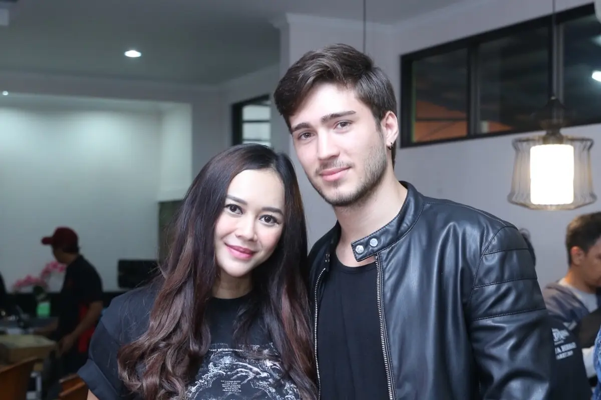 [Fimela] Aura Kasih - Eryck Amaral