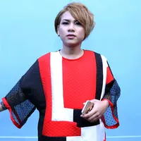 Sikap makin menjauh darinya, juga ditunjukkan saat rumah tangganya mulai bermasalah. Evelyn berusaha untuk menghubungi suaminya tapi usaha itu selalu gagal. Aming sudah berpesan jangan diganggu lagi. (Nurwahyunan/Bintang.com)