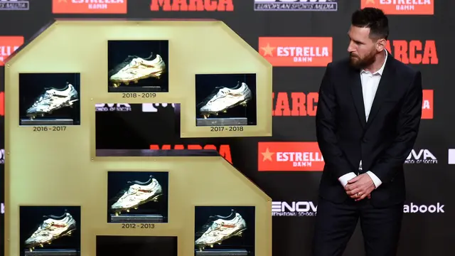 Ditemani Istri dan Anaknya, Lionel Messi Terima Sepatu Emas ke-6