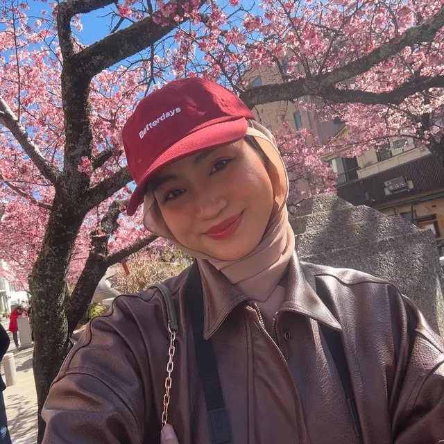 Gaya Jilbab Mleyot ala Xaviera Putri (Sumber: Instagram/xavieraaputri)