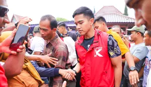 Ketua Umum Partai Solidaritas Indonesia (PSI) Kaesang Pangarep blusukan ke Kota Boyolali, Jawa Tengah. (Dok. Istimewa)