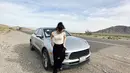 Dalam keseruannya saat travelling ke Las Vegas, terlihat bahwa Yoriko Angeline pun menggunakan kendaraan sendiri. Menunggangi mobel mewah merek Porsche, ia menemui salah satu jalan unik di Las Vegas. Keunikannya karena memiliki nama yang tidak lazim yaitu Zzyzx Road. (Liputan6.com/IG/@yorikooangln_)