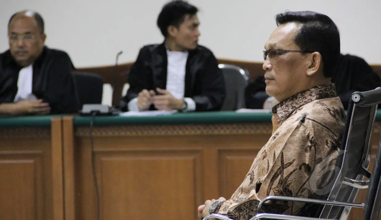 Terdakwa kasus korupsi pengadaan simulator SIM di Korlantas Polri, Brigjen (Pol) Didik Purnomo menjalani sidang di Pengadilan Tipikor, Jakarta, Senin (16/3/2015). Didik dituntut dengan hukuman pidana penjara tujuh tahun. (Liputan6.com/Helmi Afandi)