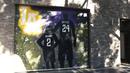 Lukisan mural bintang LA Lakers, Kobe Bryant bersama putrinya, Gianna terpampang di jalanan Los Angeles, California, Selasa (26/1/2021). Lukisan dibuat untuk mengenang 1 tahun tragedi kecelakaan helikopter yang menewaskan keduanya. (Getty Images via AFP/Rich Fury)