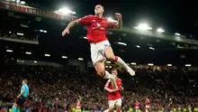 Selebrasi pemain Manchester United, Benjamin Sesko, yang mencetak gol ke gawang Sabah FK dalam laga matchday pertama Liga Champions 2026/2027 di Old Trafford, Jumat (11/9/2026) dini hari WIB. (AP Photo/Dave Thompson)