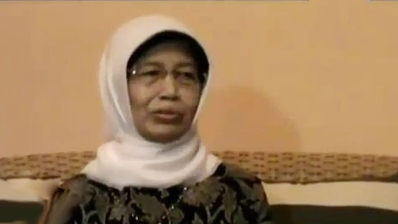  Ibunda Bantah Fitnah di Buku Undercover Jokowi
