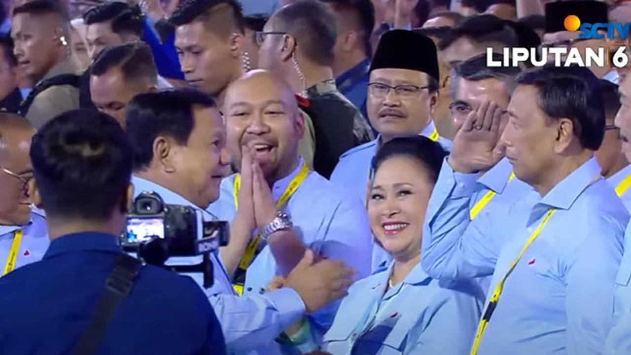 Reaksi Didit Hediprasetyo jadi Sorotan saat Prabowo Hampiri dan Salami Titiek Soeharto Reaksi Didit Hediprasetyo jadi Sorotan saat Prabowo Hampiri dan Salami Titiek Soeharto