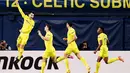 Pemain Villareal, Manuel Trigueros, melakukan selebrasi usai mencetak gol ke gawang Arsenal pada laga Liga Europa di Stadion Ceramica, Jumat (30/4/2021). Villareal menang dengan skor 2-1. (AFP/Jose Jordan)