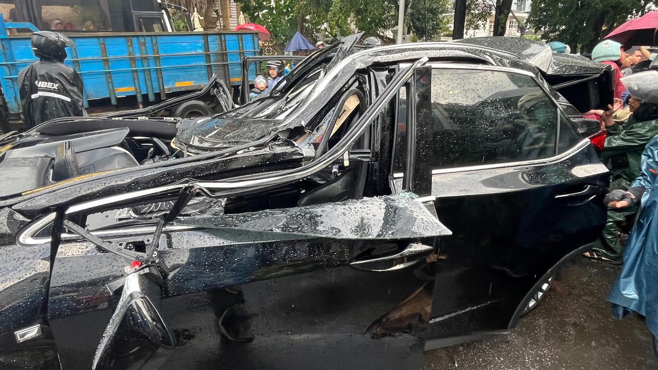 Cerita Saksi Mata Detik-Detik Pohon Tumbang Tewaskan Pengemudi Lexus Harry Danardojo
