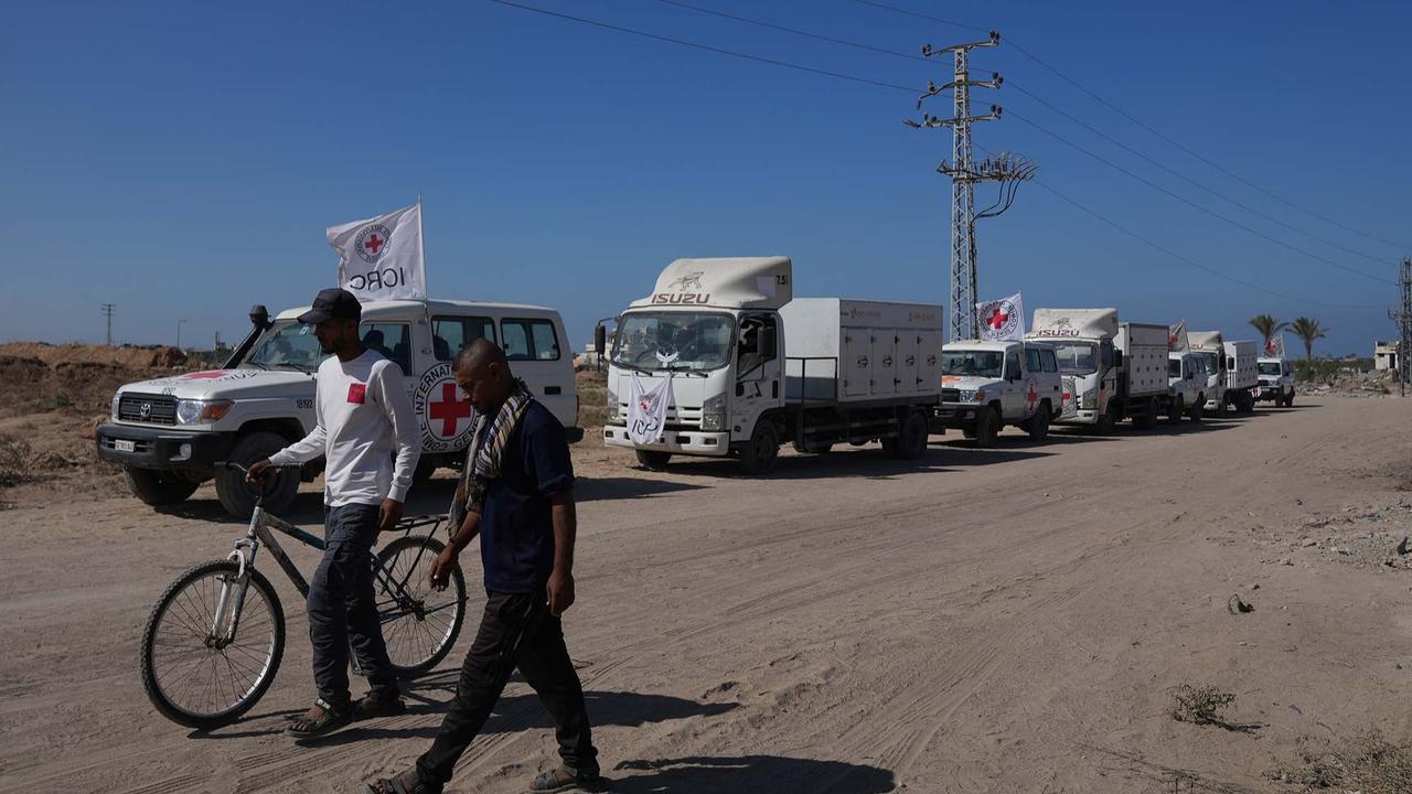 FOTO: ICRC Serahkan Jenazah Warga Palestina yang Ditahan Israel