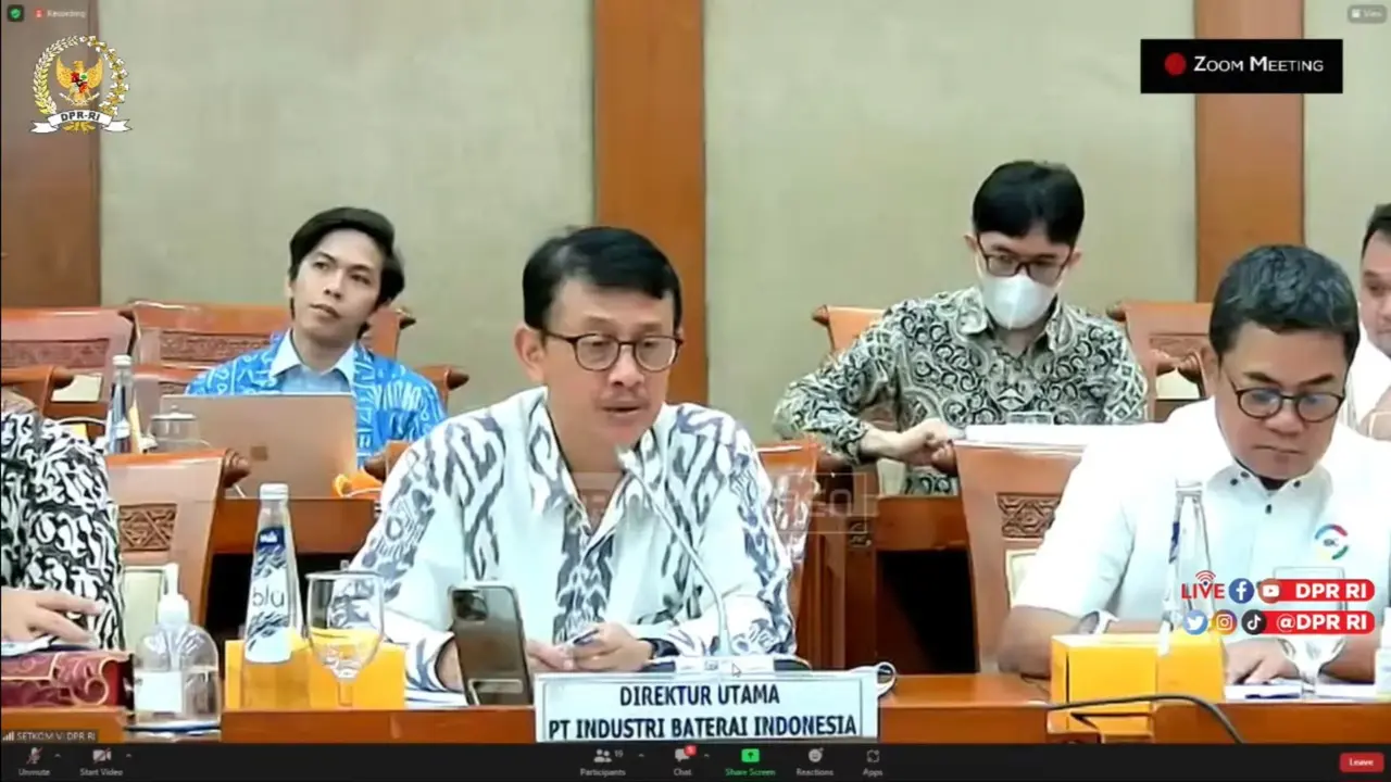 Direktur Utama Indonesia Battery Corporation (IBC)  Toto Nugroho  dalam Rapat Dengar Pendapat Panja Transisi Energi ke Listrik, Komisi VI DPR RI, Rabu (15/2/2023).