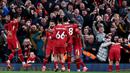 Para pemain Liverpool merayakan gol yang dicetak oleh Mohamed Salah ke gawang Brighton & Hove Albion pada laga pekan ke-10 Liga Inggris di Stadion Anfield, Sabtu (2/11/2024). (AFP/Darren Staples)