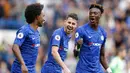 Para pemain Chelsea merayakan gol yang dicetak oleh Jorginho ke gawang Brighton & Hove Albion pada laga Premier League di Stadion Stamford Bridge, Sabtu (28/9). Chelsea menang 2-0. (AP/Frank Augstein)