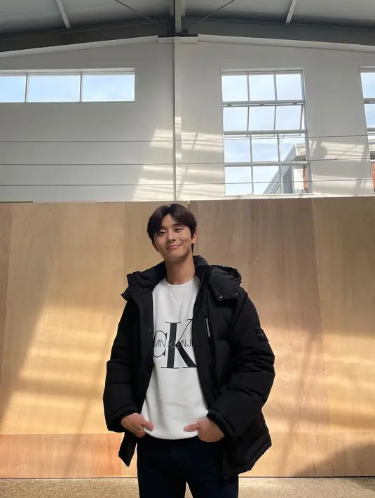 Melalui sebuah drama berjudul Dream High 2, Park Seo Joon memulai debutnya sebagai seorang aktor. (FOTO: instagram.com/bn_sj2013/)