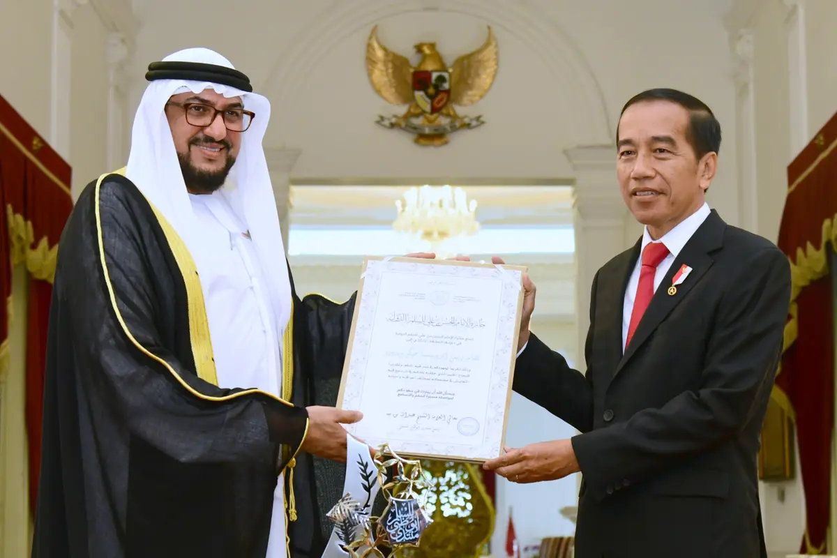 Presiden Jokowi menerima penghargaan perdamaian internasional dari Abu Dhabi.