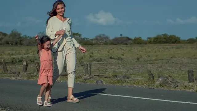 6 Momen Angela Gilsha Syuting di Jawa Timur, Kunjungi Berbagai Wisata