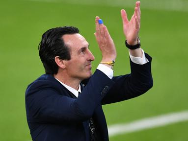 Pelatih yang kini masih aktif menangani Villarreal, Unai Emery resmi ditunjuk Aston Villa menjadi pelatih menggantikan Steven Gerrard yang dipecat klub pada 20 Oktober 2022. Ia akan resmi membesut The Villans di Liga Inggris mulai 1 November 2022 mendatang dan menjadi pelatih asing ke-8 Aston Villa dalam dua dekade terakhir. Berikut daftar 5 pelatih asing terakhir yang pernah membesut Aston Villa. (AFP/Pool/Adam Warzawa)