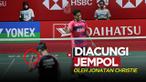 Berita video momen aksi Chico Aura Dwi Wardoyo yang mendapat acungan jempol dari Jonatan Christie saat final Indonesia Masters 2023 nomor tunggal putra, Minggu (29/1/2023).