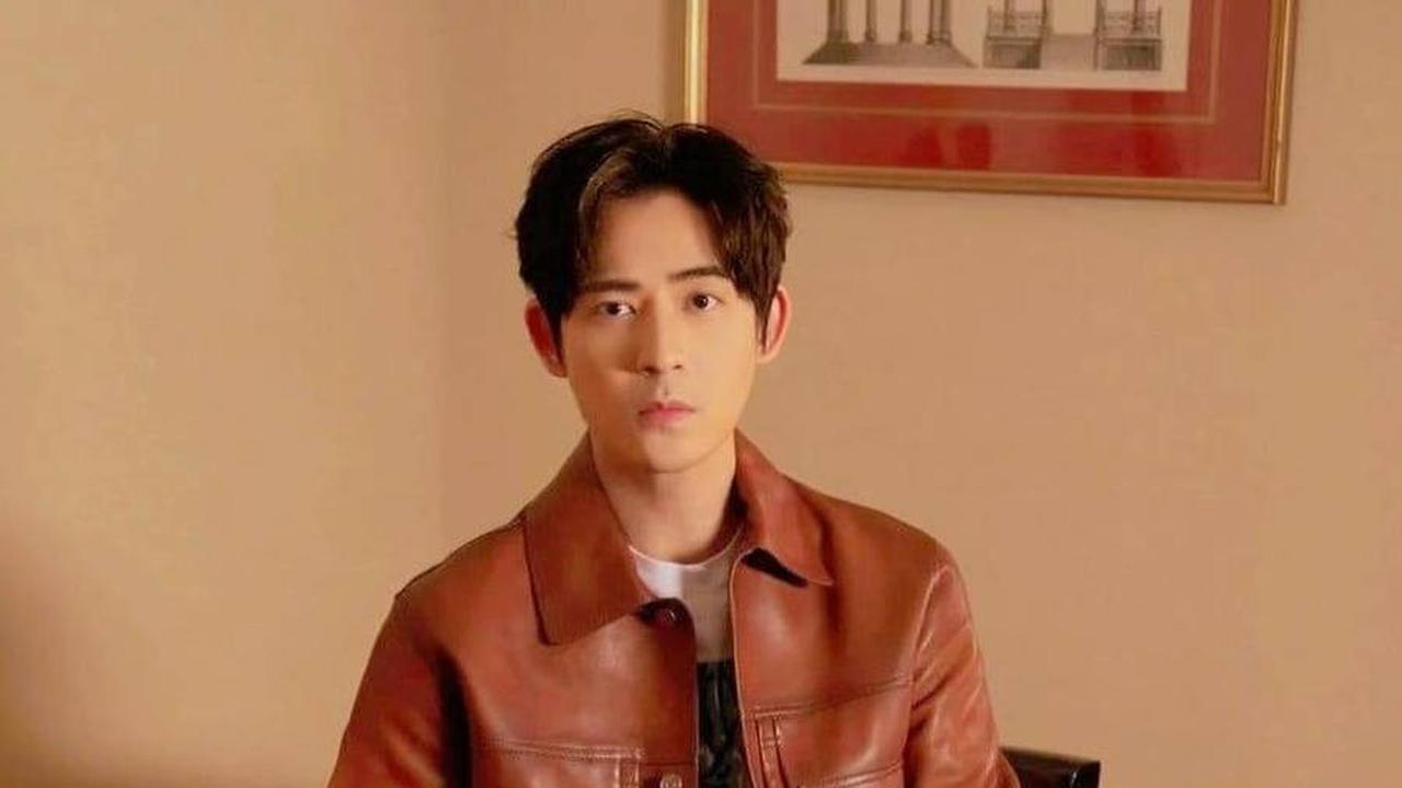 Gantengnya Disebut Nggak Kalah dengan Aktor Masa Kini, Beikut Ini Foto-Foto Terbaru Vic Zhou Saat Beraktivitas