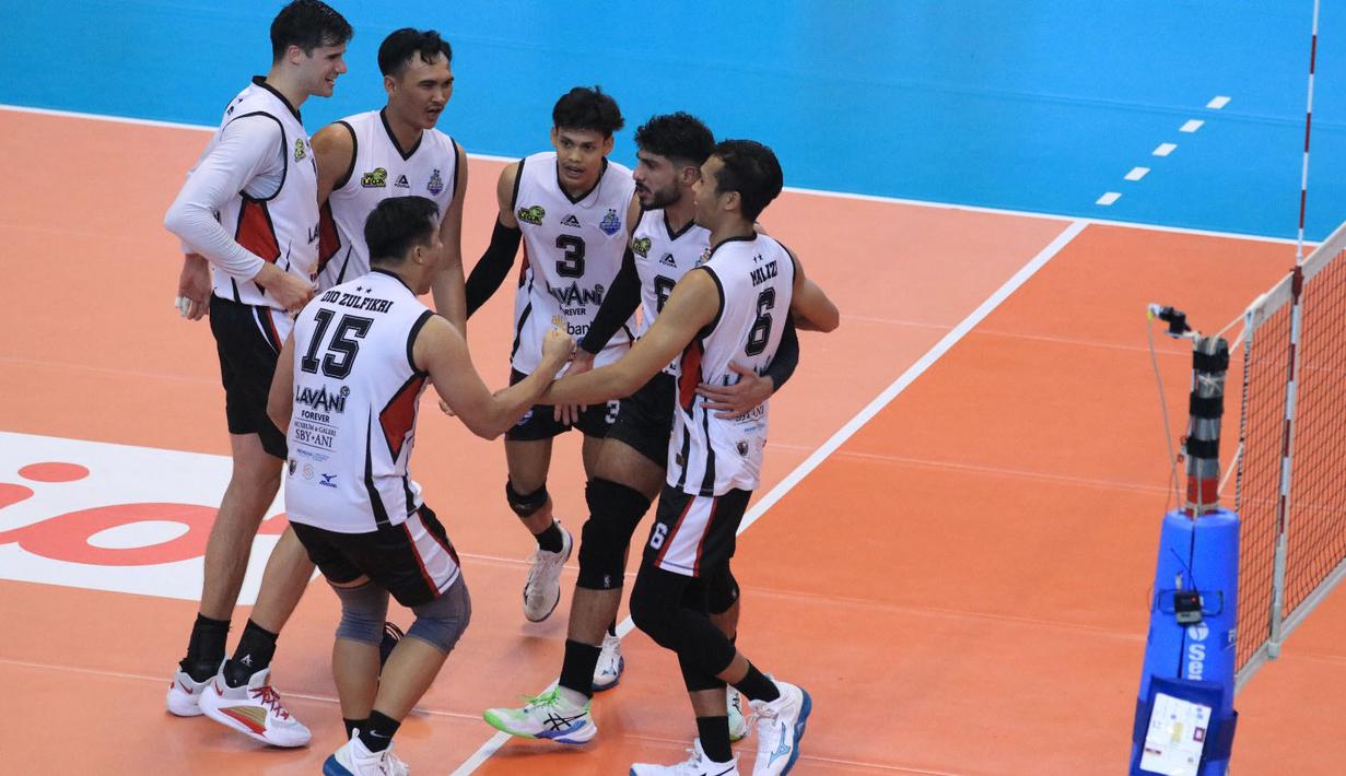 <p>Selebrasi para pemain Jakarta LavAni Allo Bank Electric setelah mencetak angka saat menghadapi Palembang Bank Sumsel Babel pada laga pekan pertama putaran I PLN Mobile Proliga 2024 di GOR Amongrogo, Yogyakarta, Minggu (28/4/2024). Jakarta LavAni Allo Bank Electric menang 3-0 (26-24, 25-23, 25-19). (Dok. PBVSI)</p>